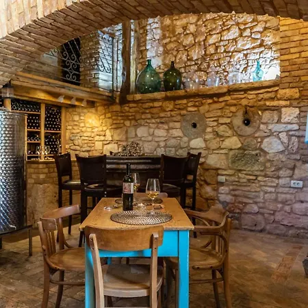 House 1852 * Grandici