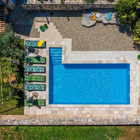House 1852 Grandici