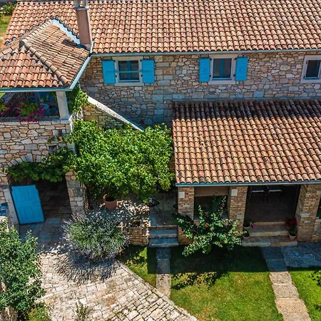 House 1852 * Grandici